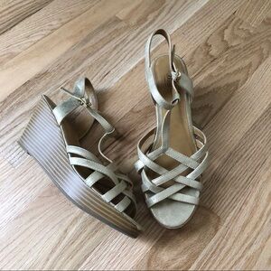 Bass Gold Woven Wedge Sandals 8.5 Leather